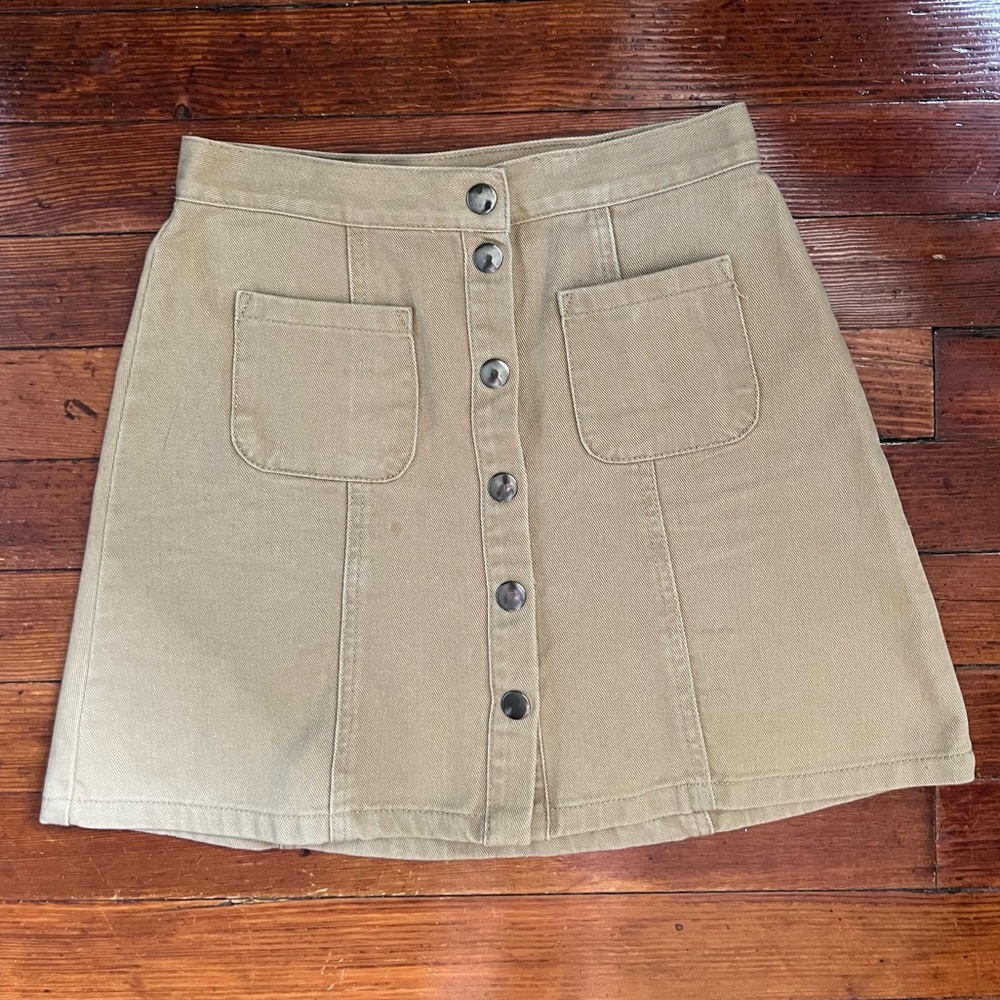 BDG Khaki Skirt. Size XS.